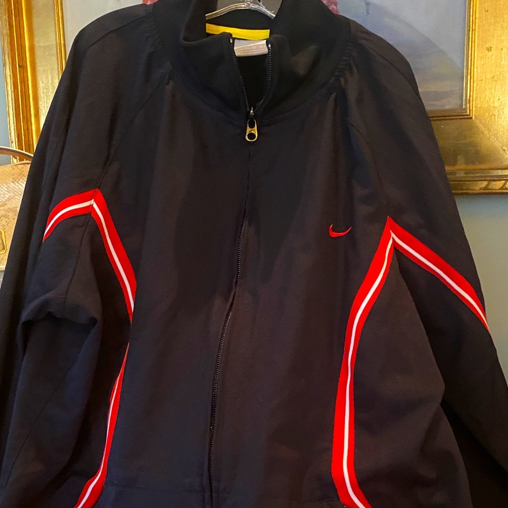 Nike Black Full Zip Collared Athletic Jacket SZ XL 16-18 Kids w/ Red Detailing